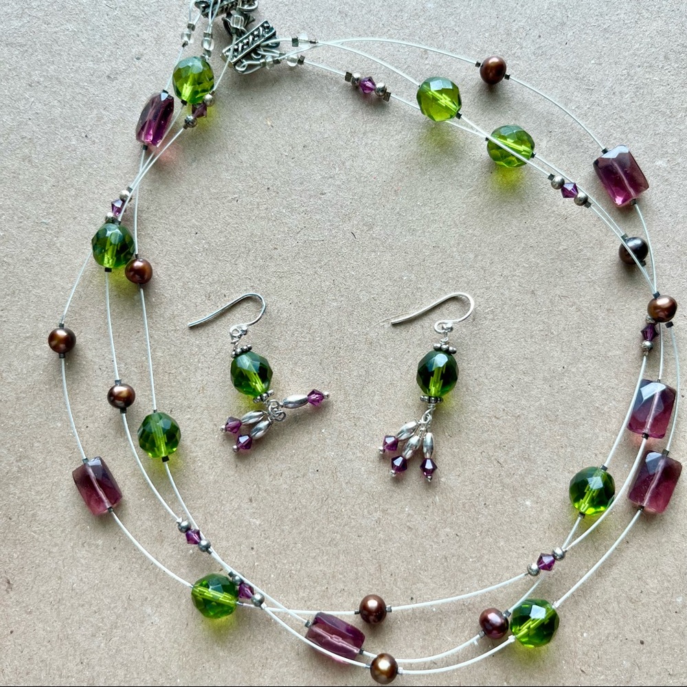 Necklace and earrings set
